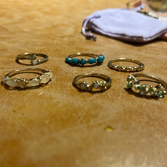 Glam gift set (worth $32+) - Picture 7 of 9